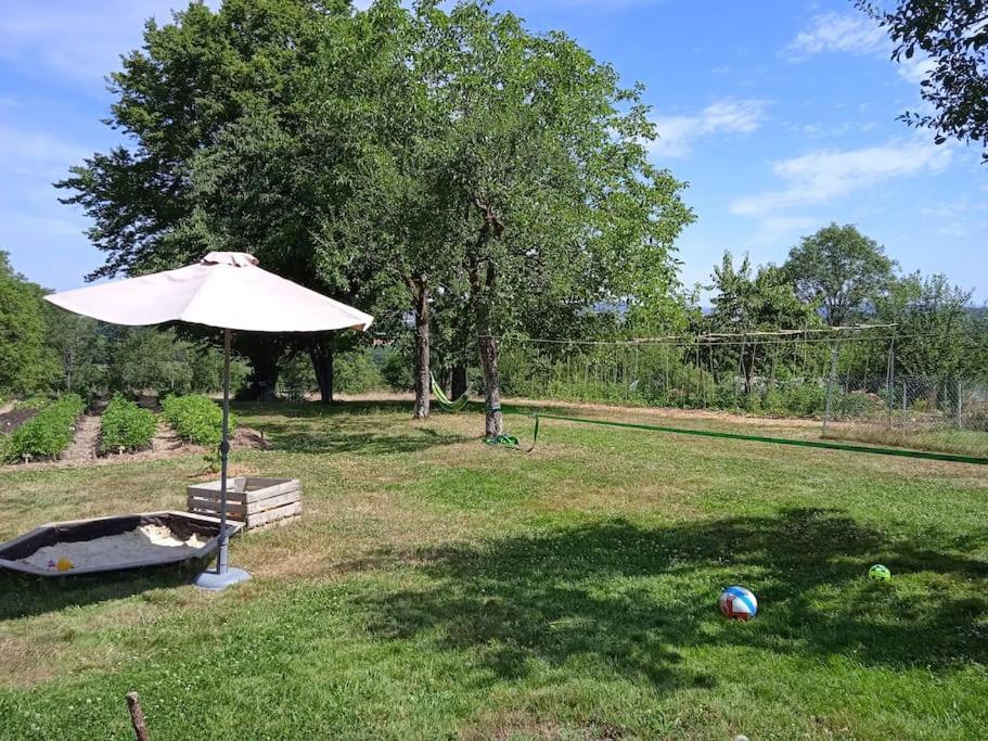Les Jardins Des 3 Provinces- Gite Montcharvot Dış mekan fotoğraf