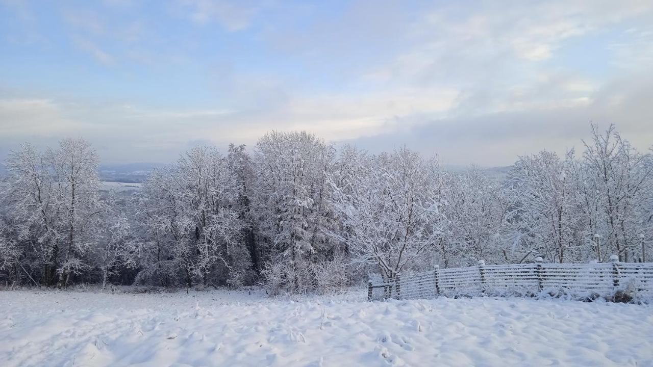 Les Jardins Des 3 Provinces- Gite Montcharvot Dış mekan fotoğraf